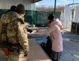 ЗА ТИЖДЕНЬ КПВВ «СТАНИЦЯ ЛУГАНСЬКА» ПЕРЕТНУЛО МАЙЖЕ 10 ТИСЯЧ ЛЮДЕЙ