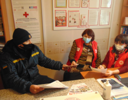 Рятувальники провели профілактичну бесіду з працівниками «Товариства Червоного Хреста»