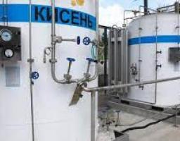 В українських лікарнях почали встановлювати кисневі станції