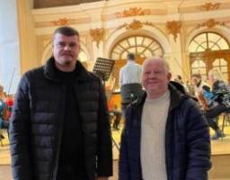Міжнародні фестивалі та благодійні гастролі для ВПО: Артем Лисогор відвідав Луганську обласну філармонію