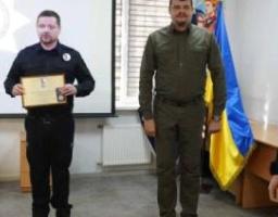 Оборона Луганщини, звільнення Харківщини та спецзавдання на Донеччині – Артем Лисогор вручив відзнаки Президента «За оборону України» поліцейським Луганщини