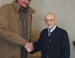 Вірю, що ми разом зустрінемо Перемогу й над рашизмом, - Артем Лисогор привітав ветерана Другої світової, сєвєродончанина Євгена Драгомирецького