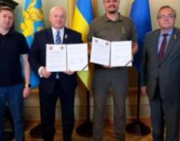 Із Люблінським воєводством домовилися співпрацювати в економіці, науці, культурі. Також Польща допоможе в оздоровленні наших дітей, - Артем Лисогор