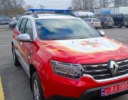 Пожежно-рятувальний загін Луганщини отримав новий автомобіль від Сватівської громади